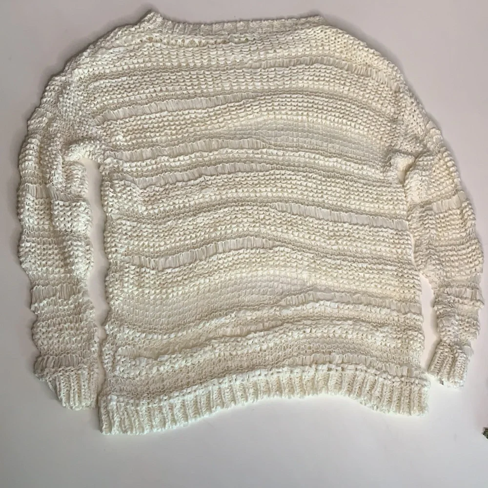 Staring at stars open hole weave pullover bone white top small
